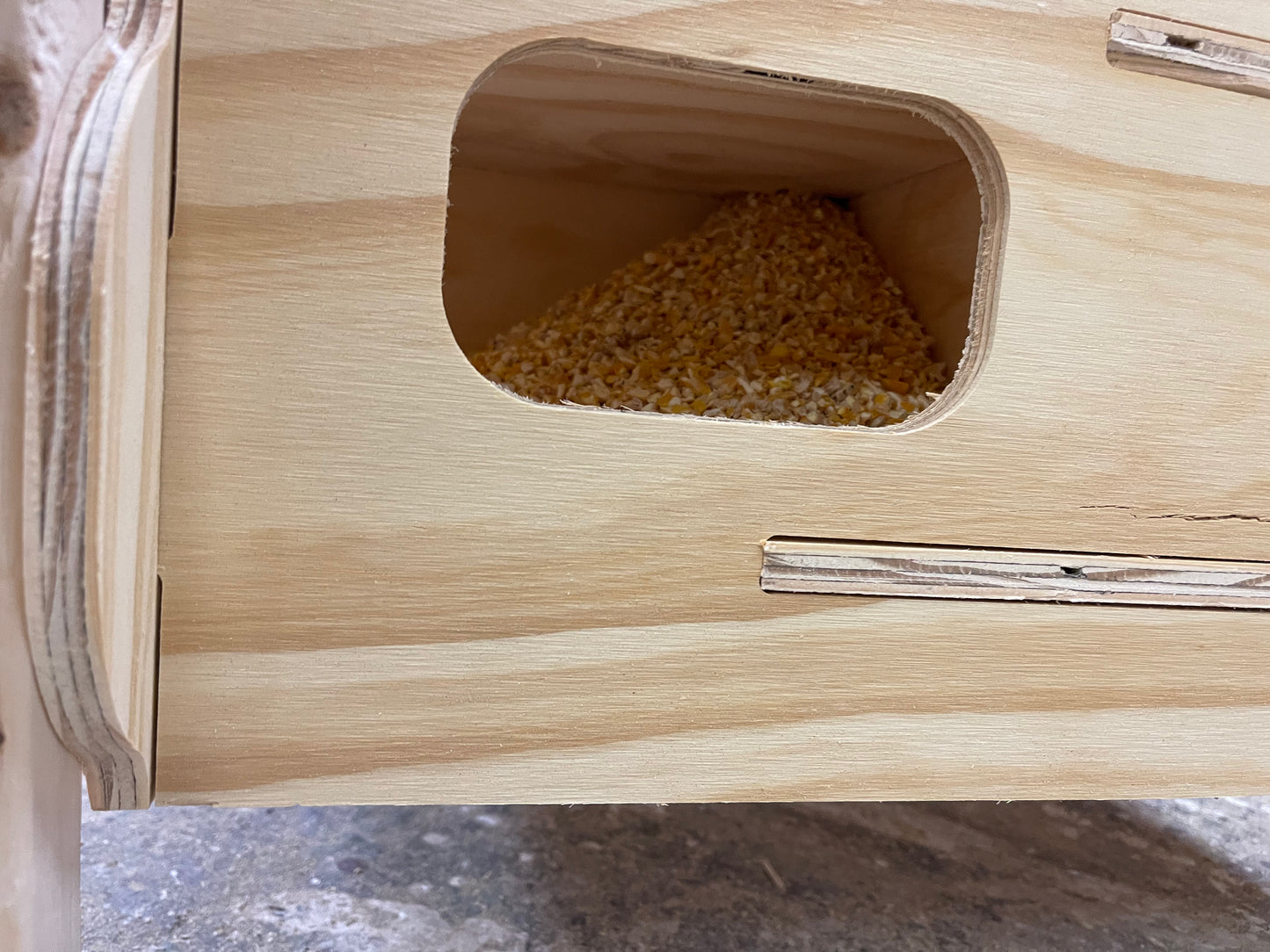 Bens Big Chicken Feeder