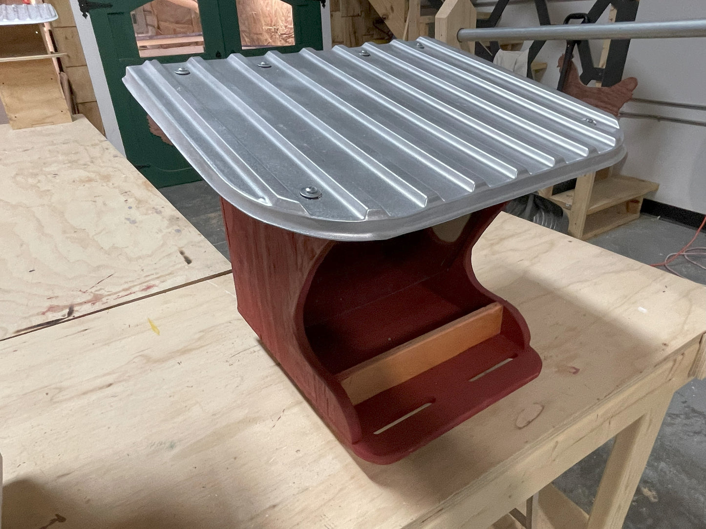 squirrel and wildlife feeder ￼