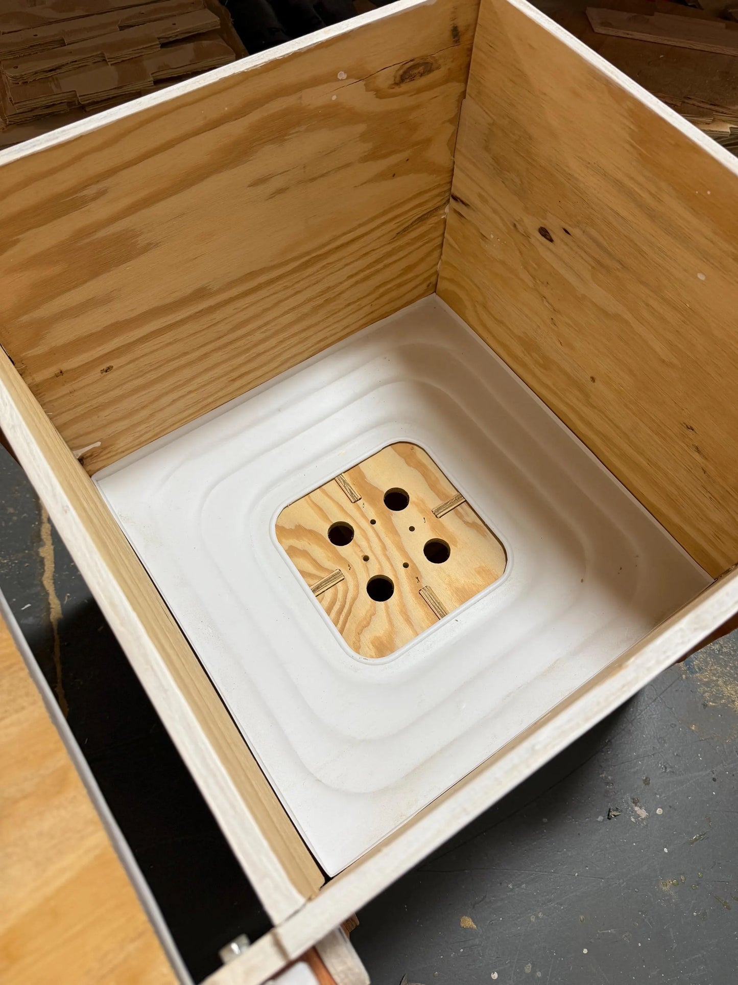 Kritter Kribs Chicken Feeder